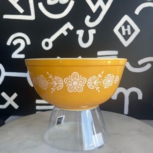 Vintage Butterfly Gold PYREX- 403 mixing bowl